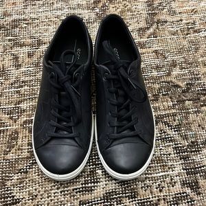 Ecco sneaker size 39